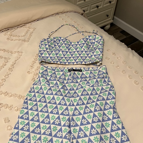 Zara Set - Picture 2 of 5